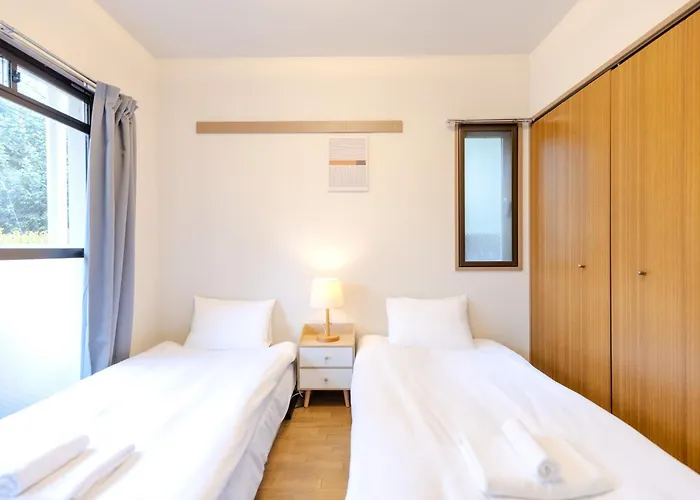Shinjuku Waseda Earthtone Apartment